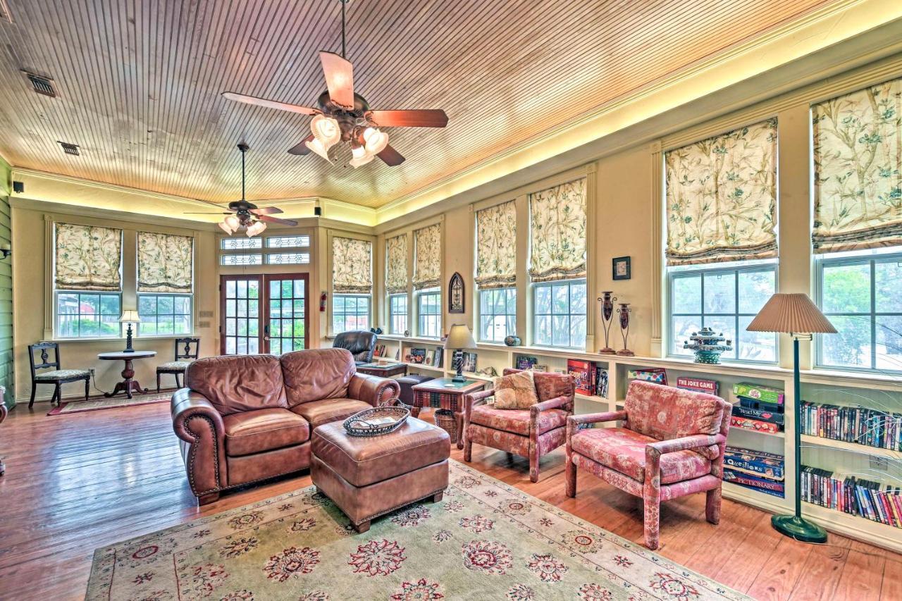 The Lilly House Historic Glen Rose Home With Porch! Exterior photo